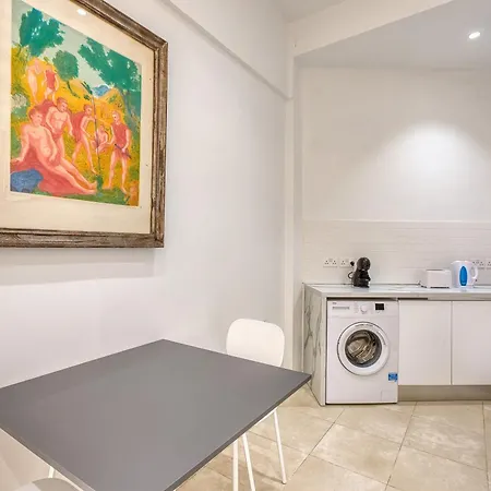 Stone Maisonette Near Airport *
