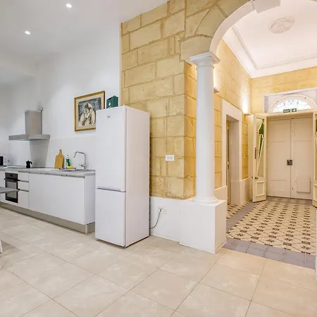 Stone Maisonette Near Airport Apartman Luqa