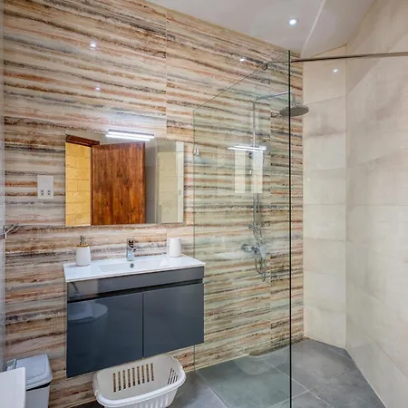 Stone Maisonette Near Airport Apartman Luqa