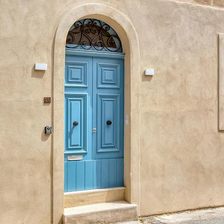 Stone Maisonette Near Airport