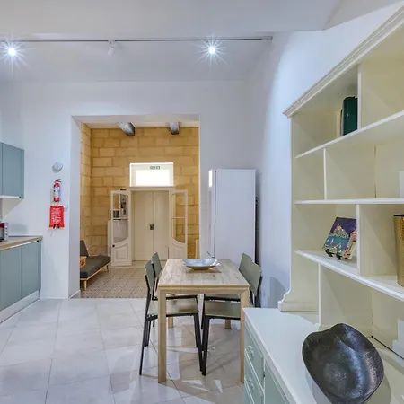 Apartman Stone Maisonette Near Airport Luqa