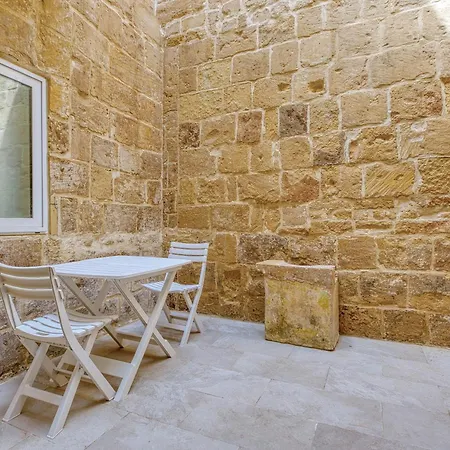 Stone Maisonette Near Airport *